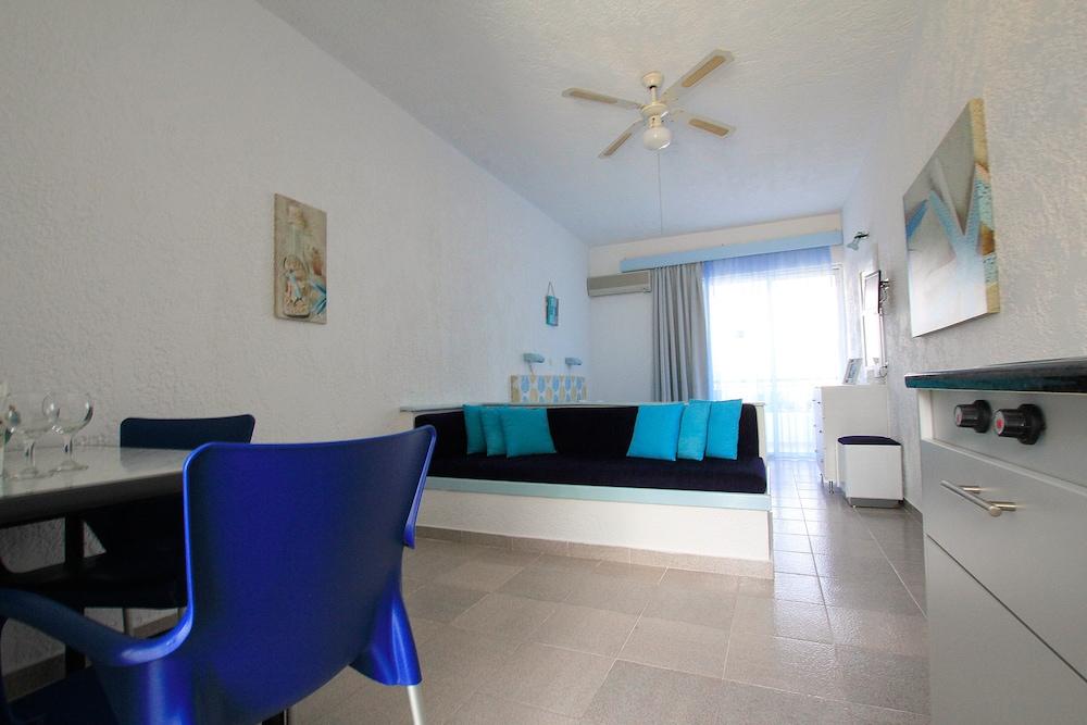 Christiana Hotel de apartamente Gennadi
